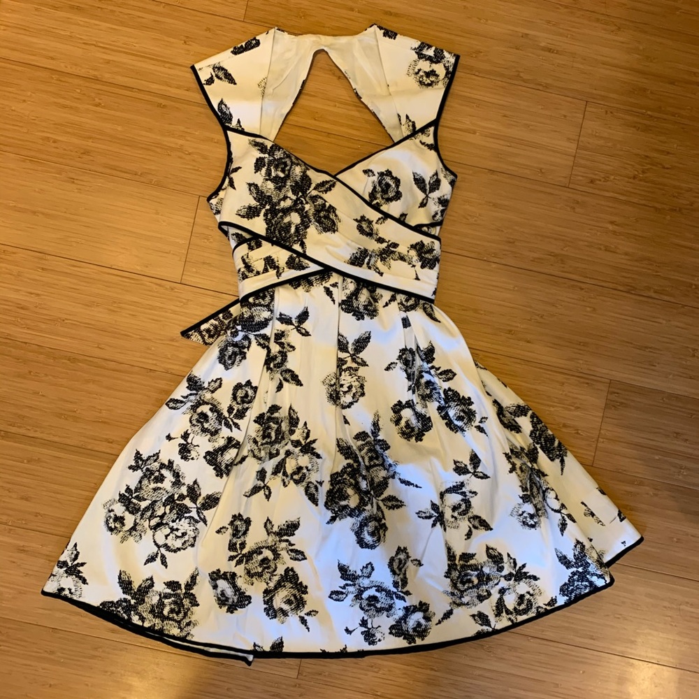 Jessica Simpson Sz. 4 Floral Dress